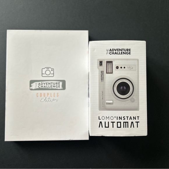 The Adventure Challenge Couples Edition camera and book, working condition - Picture 1 of 12